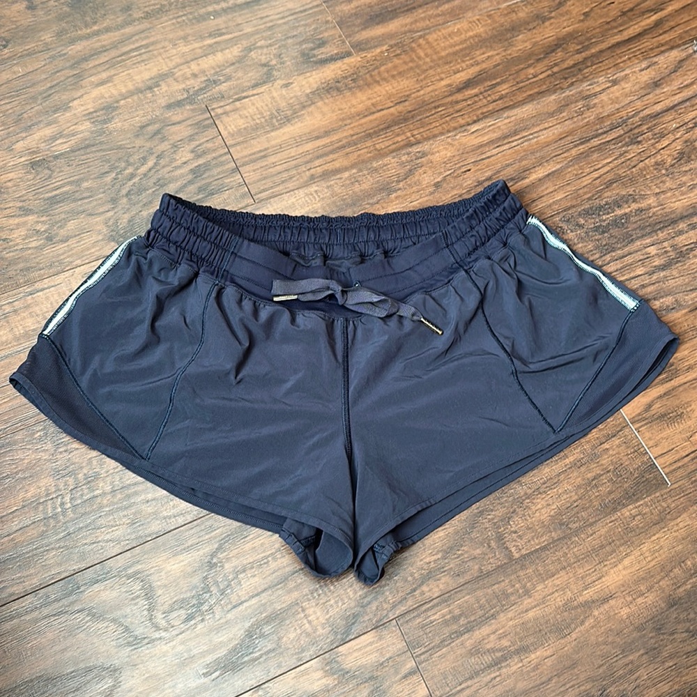 Lululemon Hotty Hot Short *2.5" in Midnight Navy - Size 10